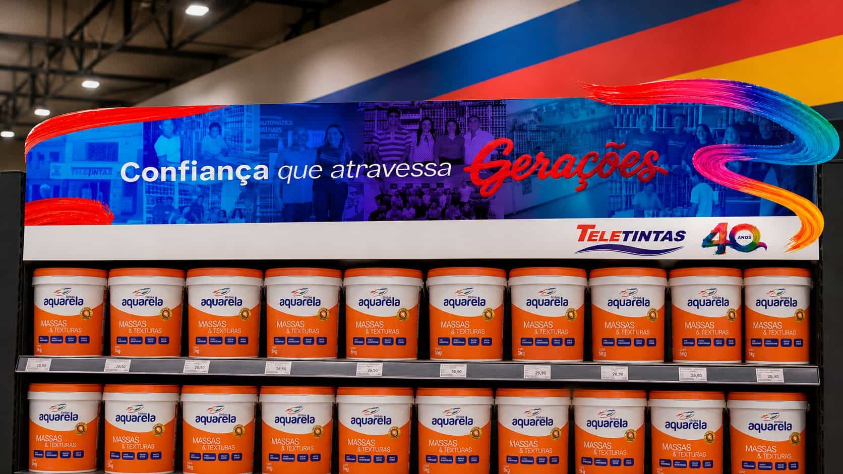 Testeira de prateleira na loja com o conceito Confiança que atravessa gerações